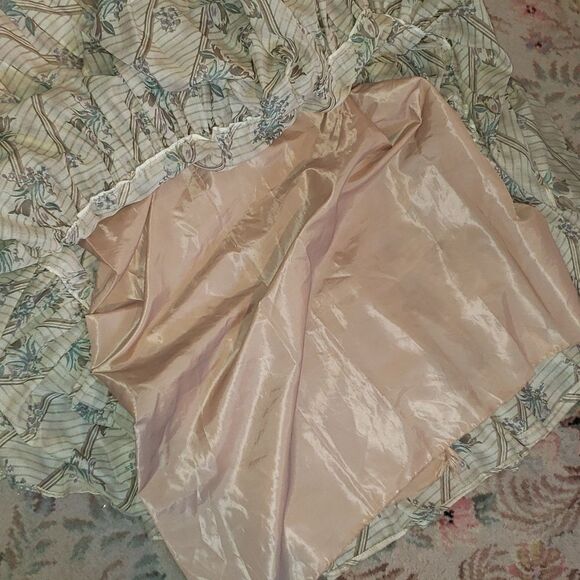 Hand Crafted Floral Off the Shoulder Maxi Dress - Picture 10 of 10